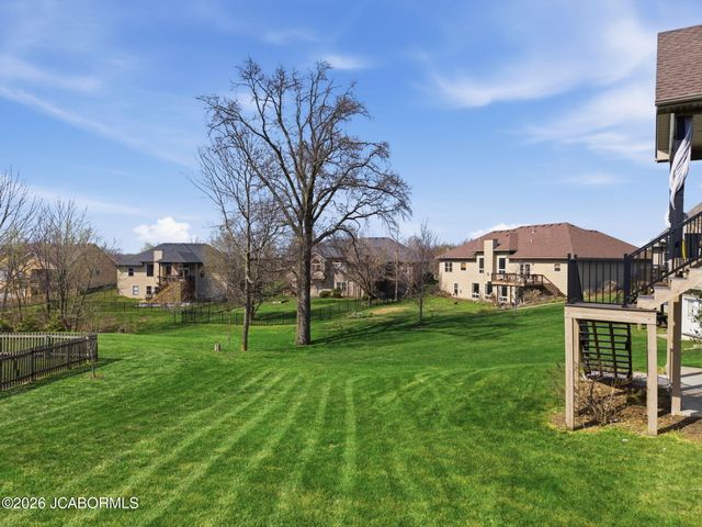 1913 SURREY COURT, Columbia, MO 65203