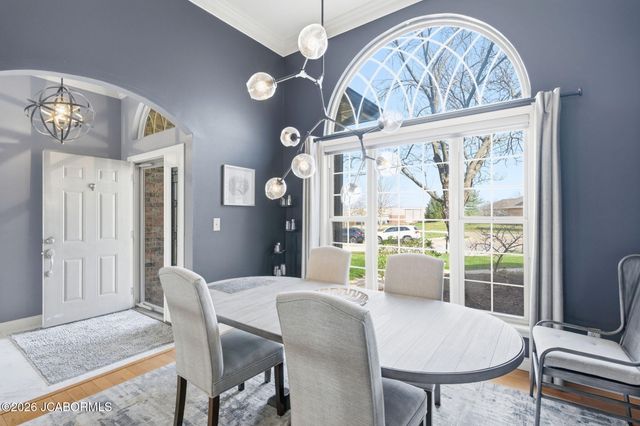 1913 SURREY COURT, Columbia, MO 65203