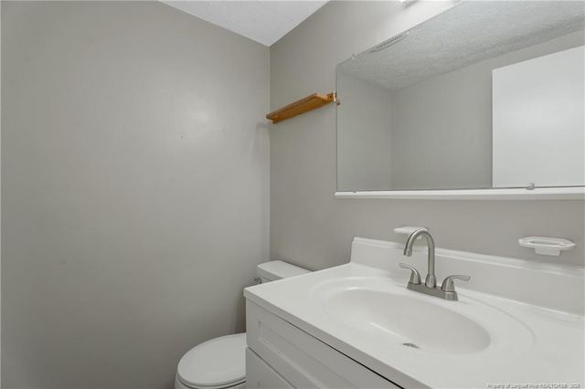 416 Kirkcaldy Court, Fayetteville, NC 28314
