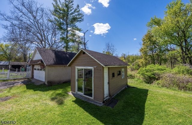 53 Susquehanna St, Franklin Boro, NJ 07416