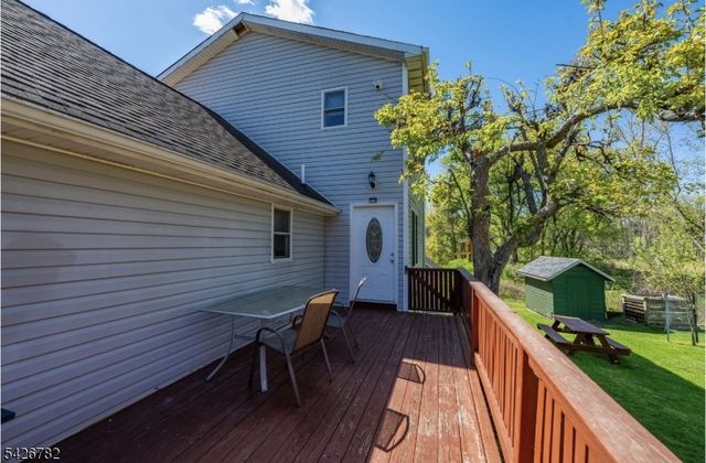 53 Susquehanna St, Franklin Boro, NJ 07416