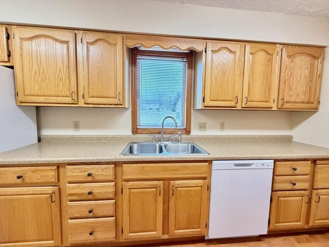 828 W Birch Avenue, Fergus Falls, MN 56537