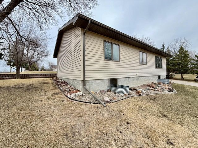 828 W Birch Avenue, Fergus Falls, MN 56537