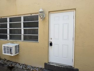 1004 NW 2nd Street 1, Fort Lauderdale, FL 33311