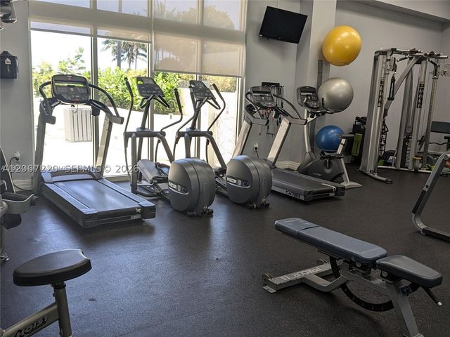 6917 Collins Ave 411, Miami Beach, FL 33141