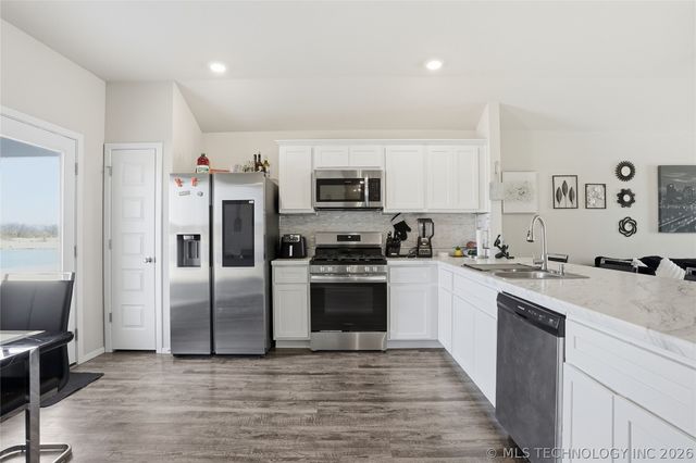 29207 E 78th Street S, Broken Arrow, OK 74014