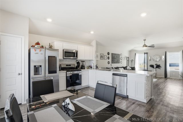 29207 E 78th Street S, Broken Arrow, OK 74014