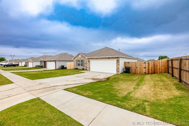23317 E 114th Street S, Broken Arrow, OK 74014