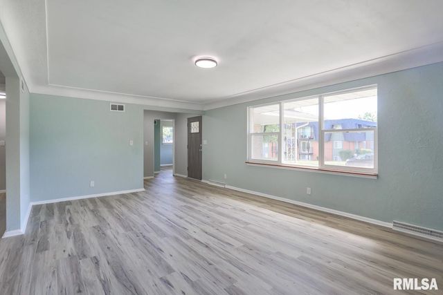 4030 N BROOKDALE Place, Peoria, IL 61614