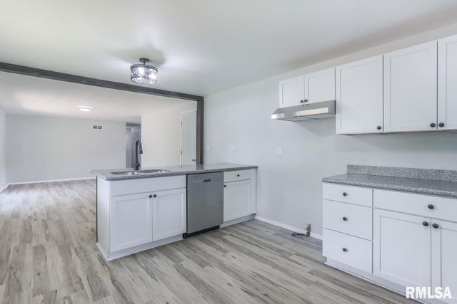 4030 N BROOKDALE Place, Peoria, IL 61614