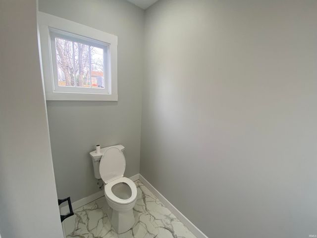 375 Main Street, Elberfeld, IN 47613