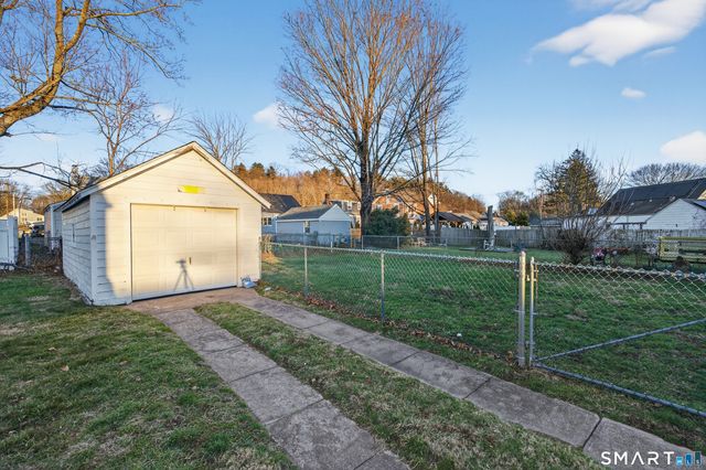 124 Estelle Road, East Haven, CT 06512