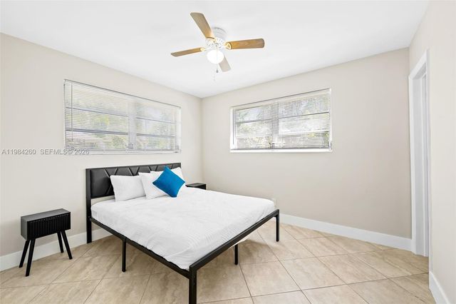 864 NW 16th Ter, Fort Lauderdale, FL 33311