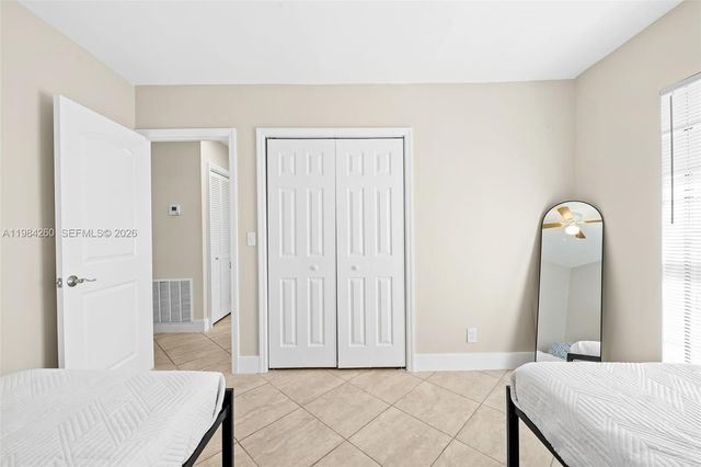 864 NW 16th Ter, Fort Lauderdale, FL 33311