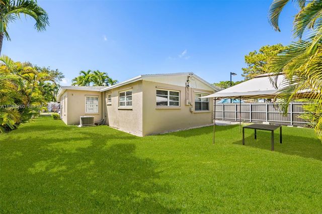 864 NW 16th Ter, Fort Lauderdale, FL 33311