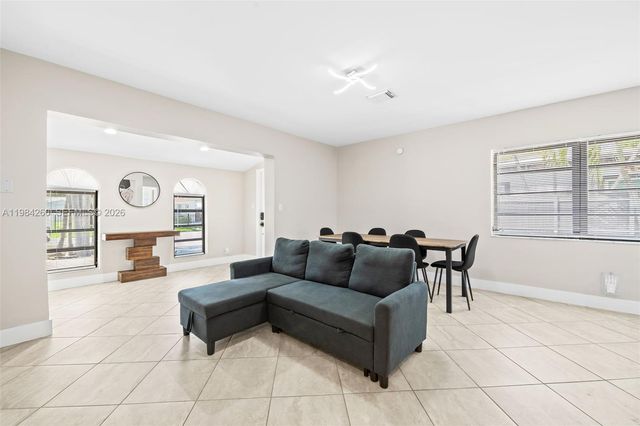 864 NW 16th Ter, Fort Lauderdale, FL 33311