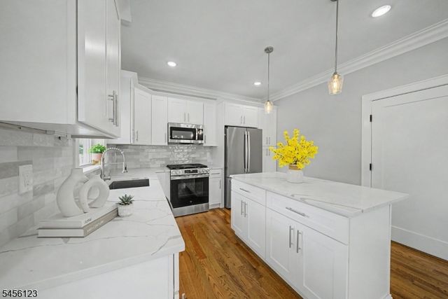 58 Navajo Ave, Parsippany-troy Hills Twp., NJ 07034