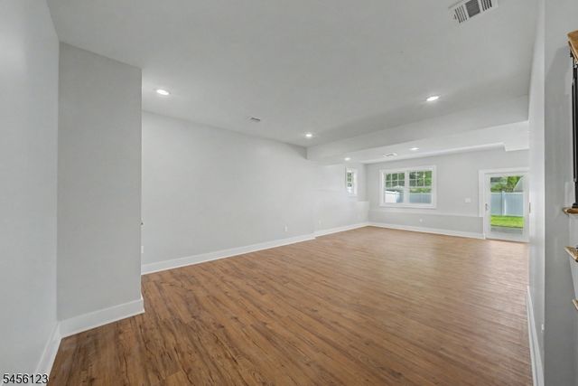 58 Navajo Ave, Parsippany-troy Hills Twp., NJ 07034