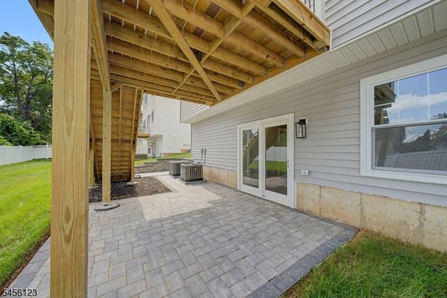 58 Navajo Ave, Parsippany-troy Hills Twp., NJ 07034