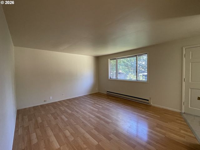 465 DAVIS St, Eugene, OR 97402