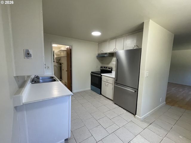 465 DAVIS St, Eugene, OR 97402