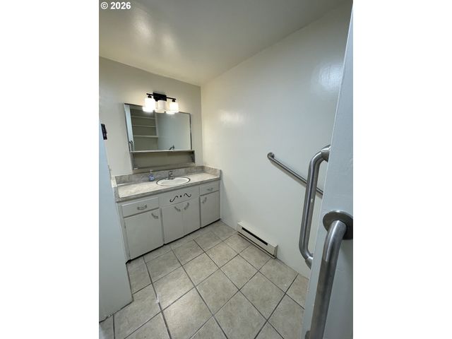 465 DAVIS St, Eugene, OR 97402