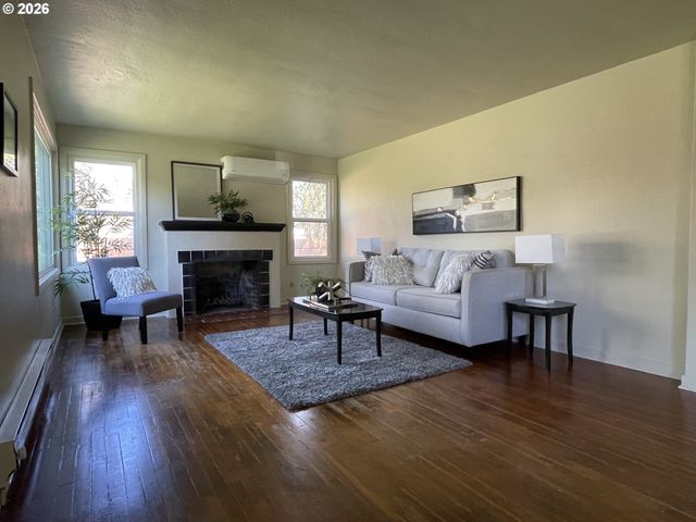 465 DAVIS St, Eugene, OR 97402
