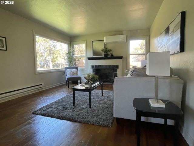 465 DAVIS St, Eugene, OR 97402