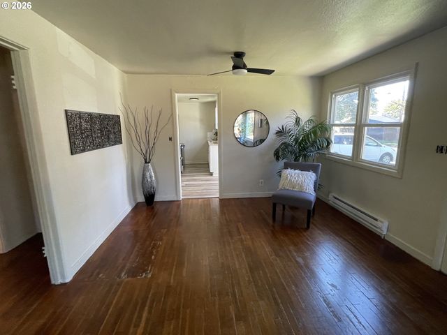 465 DAVIS St, Eugene, OR 97402