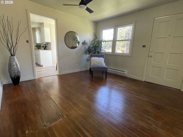 465 DAVIS St, Eugene, OR 97402