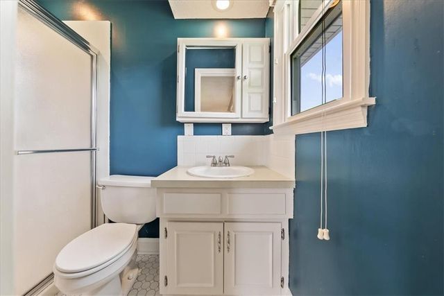 20425 Nall Avenue, Stilwell, KS 66085
