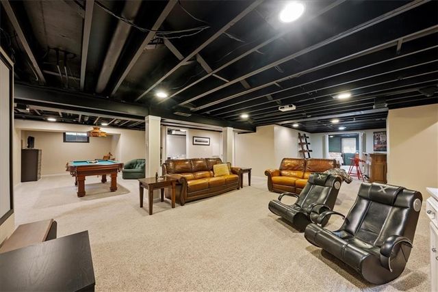 20425 Nall Avenue, Stilwell, KS 66085
