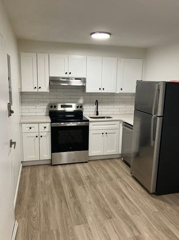 31 Vine St 26, Weymouth, MA 02188