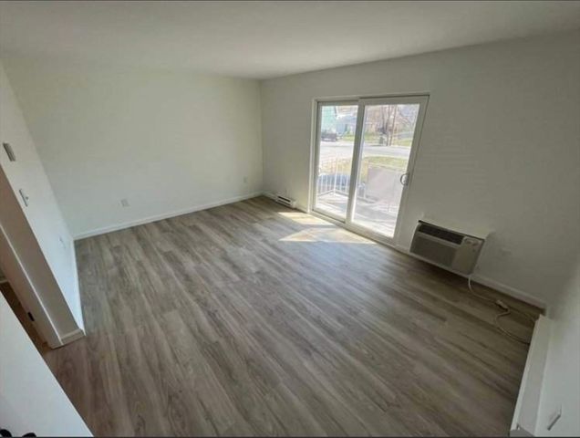 31 Vine St 26, Weymouth, MA 02188