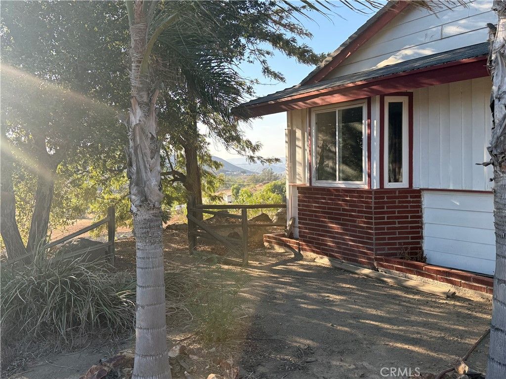 25205 Bundy Canyon, Menifee, CA 92584 — exterior