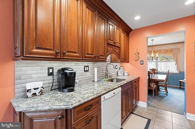 1120 ANGUS CIR, Blue Bell, PA 19422