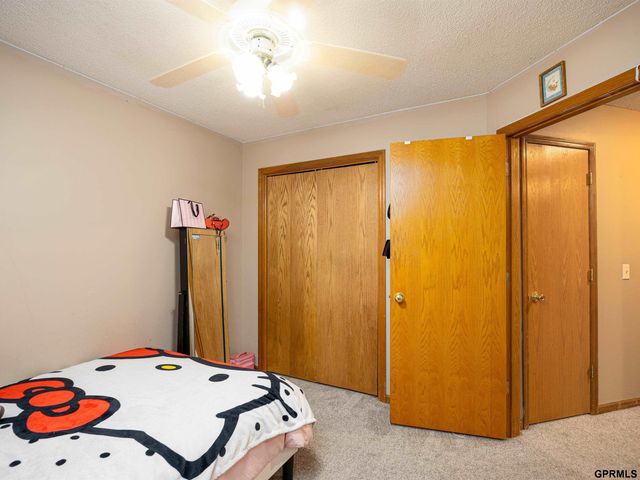 4523 Aurora Drive, Omaha, NE 68134