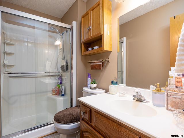 4523 Aurora Drive, Omaha, NE 68134