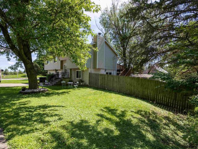 4523 Aurora Drive, Omaha, NE 68134