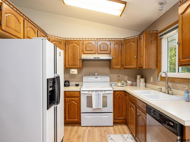 4523 Aurora Drive, Omaha, NE 68134