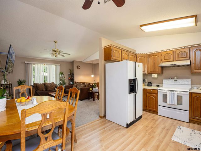 4523 Aurora Drive, Omaha, NE 68134