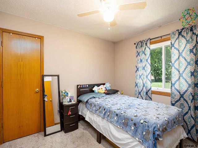 4523 Aurora Drive, Omaha, NE 68134