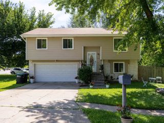 4523 Aurora Drive, Omaha, NE 68134