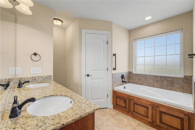 703 Olivia Lane, Centerton, AR 72719