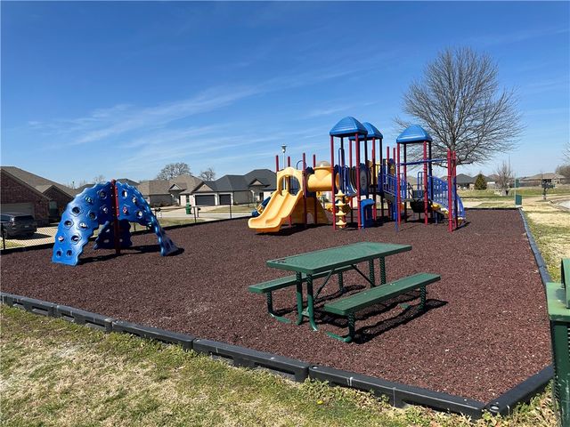 703 Olivia Lane, Centerton, AR 72719