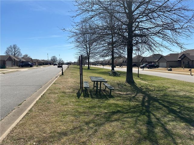 703 Olivia Lane, Centerton, AR 72719