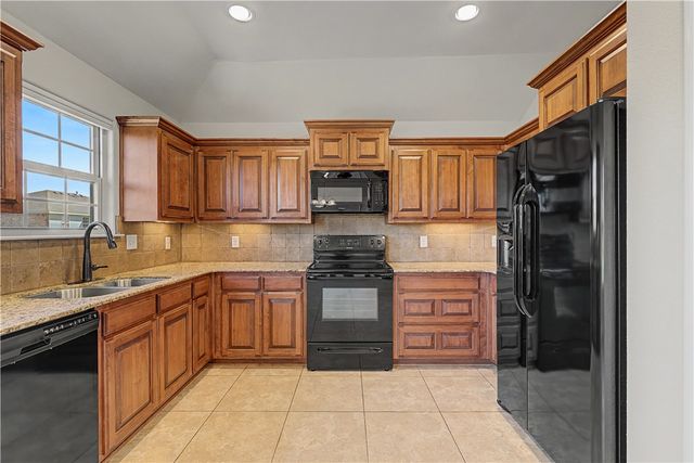 703 Olivia Lane, Centerton, AR 72719