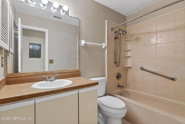 3801 CROWN POINT Road 1294, Jacksonville, FL 32257