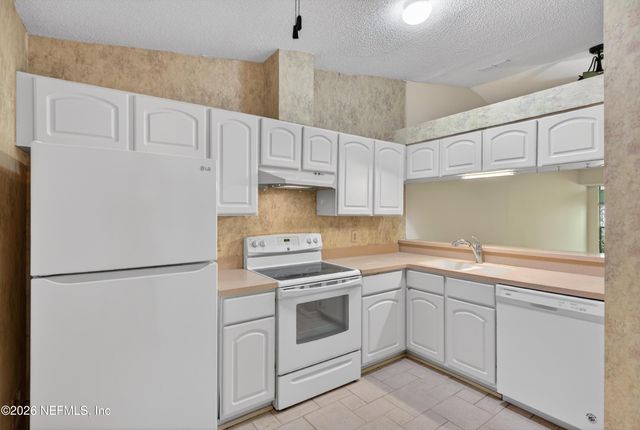 3801 CROWN POINT Road 1294, Jacksonville, FL 32257