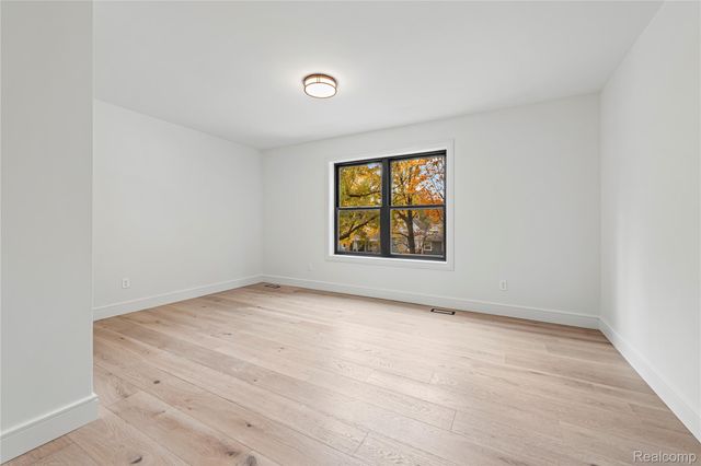 1517 McLean Avenue, Royal Oak, MI 48067